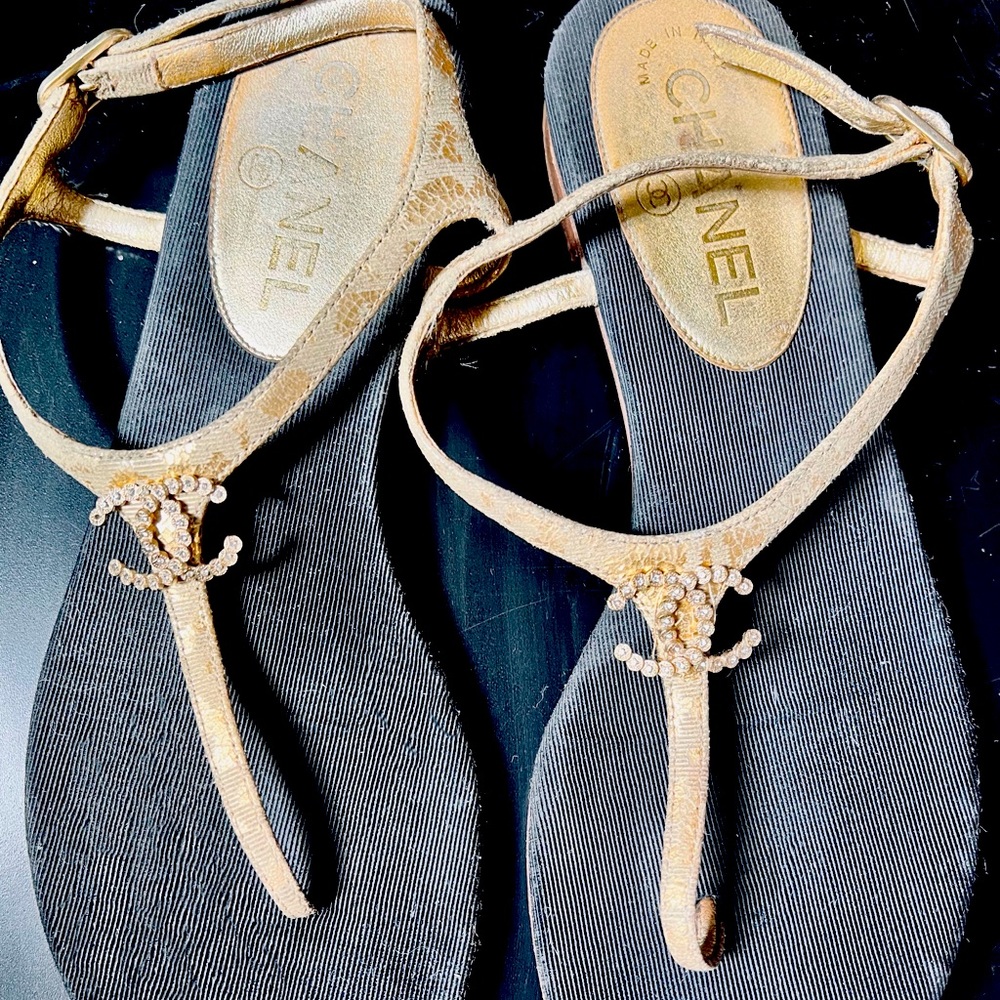 CHANEL thong sandals with ankle strap and interlocking CC logo size 37 EU